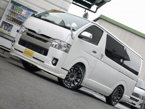 ハイエースバン4型新車　３０００ディーゼルターボ４ＷＤ　ダークプライム