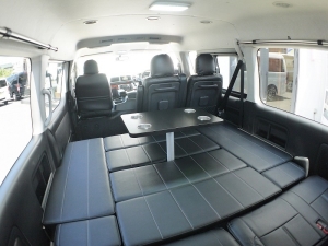ハイエースワゴン4型新車　10人乗６AT　４ＷＤ