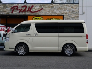 ハイエースワゴン4型新車　10人乗６AT　４ＷＤ