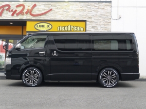 ハイエースバン4型新車　３０００ディーゼルターボ４ＷＤ　ダークプライム