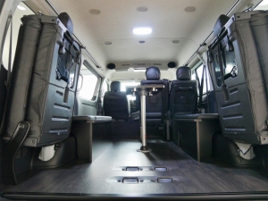 ハイエースワゴン4型新車４ＷＤ　６AT　