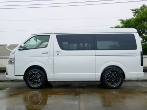 ハイエースワゴン4型新車４ＷＤ　６AT　