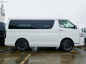 ハイエースワゴン4型新車４ＷＤ　６AT　