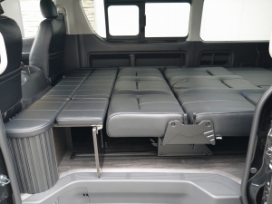 ハイエースワゴン4型新車　10人乗６AT　４ＷＤ