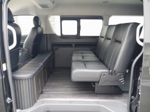 ハイエースワゴン4型新車　10人乗６AT　４ＷＤ