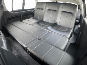 ハイエースワゴン4型新車　10人乗６AT　４ＷＤ