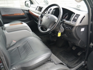 ハイエースワゴン４ＷＤ　ローダウン