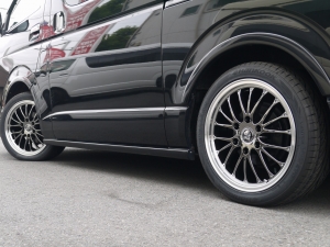 ハイエースワゴン４ＷＤ　ローダウン