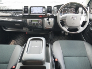 ハイエースバン4型ダークプライム