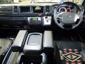 ハイエースワゴン4型新車４ＷＤ　６AT　