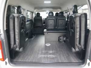 ハイエースワゴン4型新車４ＷＤ　６AT　