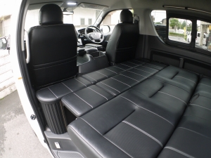 ハイエースワゴン4型新車　10人乗６AT　４ＷＤ