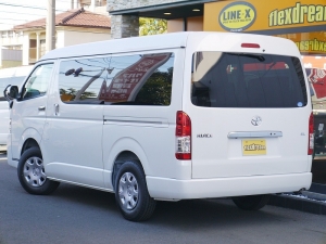 ハイエースワゴン4型新車　10人乗６AT　４ＷＤ