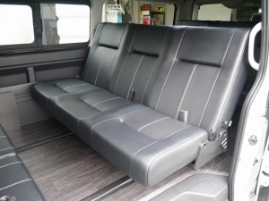 ハイエースワゴン4型新車　10人乗６AT　４ＷＤ