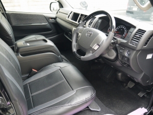 ハイエースワゴン4型新車　10人乗６AT　４ＷＤ