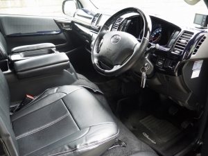 ハイエースバン３型　４ＷＤ　ベットキット