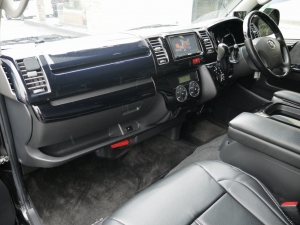 ハイエースバン３型　４ＷＤ　ベットキット