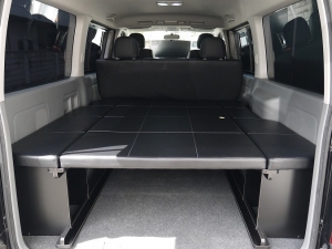 ハイエースバン３型　４ＷＤ　ベットキット