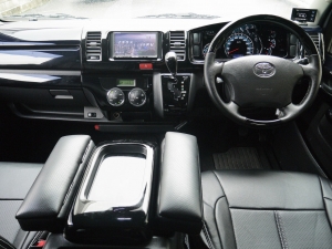 ハイエースバン３型　４ＷＤ　ベットキット