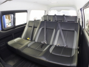 ハイエースワゴン4型新車　10人乗６AT　４ＷＤ