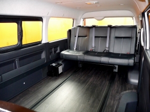 ハイエースワゴン4型新車　10人乗６AT　４ＷＤ