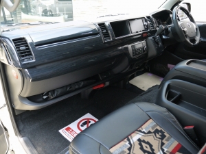 ハイエースワゴン4型新車　10人乗６AT　４ＷＤ