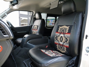ハイエースワゴン4型新車　10人乗６AT　４ＷＤ