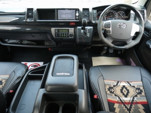 ハイエースワゴン4型新車　10人乗６AT　４ＷＤ
