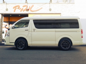 ハイエースワゴン4型新車　10人乗６AT　４ＷＤ