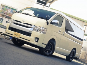 ハイエースワゴン4型新車　10人乗６AT　４ＷＤ