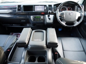 ハイエースワゴン4型新車４ＷＤ　６AT　