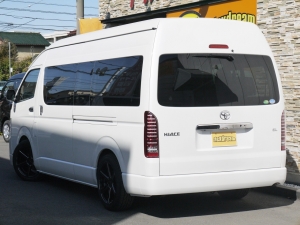 ハイエースワゴン新型　６ＡＴ　