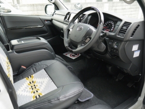 ハイエースバン4型新車　２８００ディーゼルターボ４ＷＤ　ダークプライム