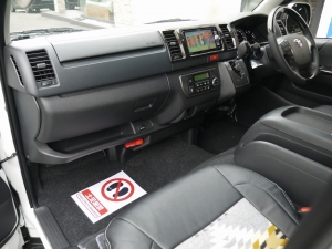 ハイエースバン4型新車　２８００ディーゼルターボ４ＷＤ　ダークプライム