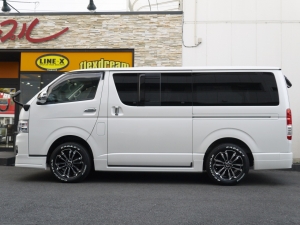ハイエースバン４ＷＤ　ベットキット