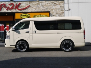 ハイエースワゴン4型新車　10人乗６AT　４ＷＤ