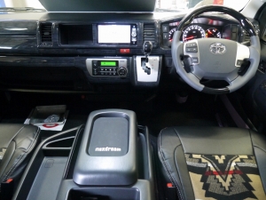 ハイエースワゴン4型新車　10人乗６AT　４ＷＤ