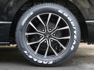 ハイエースバン4型新車　２８００ディーゼルターボ４ＷＤ　ダークプライム
