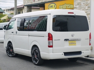 ハイエースバンワイドバン　４ＷＤ　ベットキット