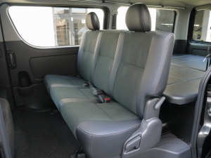 ハイエースバン4型新車　２８００ディーゼルターボ４ＷＤ　ダークプライム