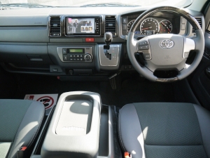 ハイエースバン4型新車　２８００ディーゼルターボ４ＷＤ　ダークプライム