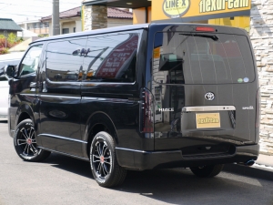 ハイエースバン4型新車　２８００ディーゼルターボ４ＷＤ　ダークプライム