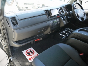 ハイエースバン4型新車　２８００ディーゼルターボ４ＷＤ　ダークプライム