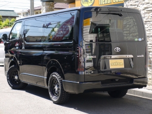 ハイエースバン4型新車　２８００ディーゼルターボ４ＷＤ　ダークプライム