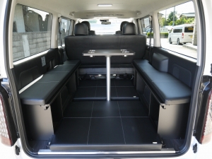 ハイエースバン4型新車　２８００ディーゼルターボ４ＷＤ　ダークプライム