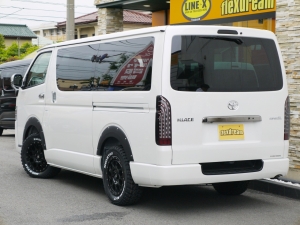 ハイエースバン4型新車　２８００ディーゼルターボ４ＷＤ　ダークプライム