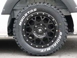 ハイエースバン4型新車　２８００ディーゼルターボ４ＷＤ　ダークプライム