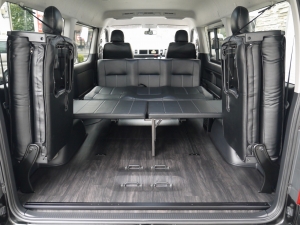 ハイエースワゴン4型新車４ＷＤ　６AT　