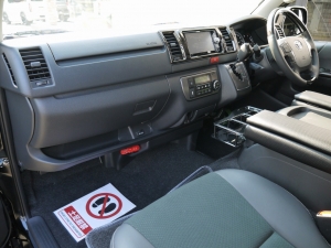 ハイエースバン4型新車　２８００ディーゼルターボ４ＷＤ　ダークプライム