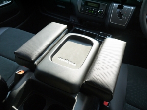 ハイエースバン4型新車　２８００ディーゼルターボ４ＷＤ　ダークプライム